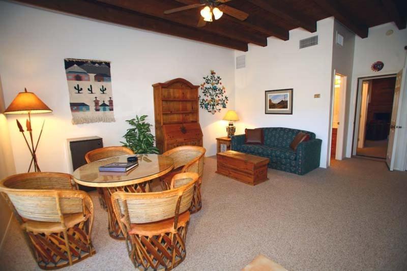 White Stallion Ranch Bed & Breakfast Tucson Room photo